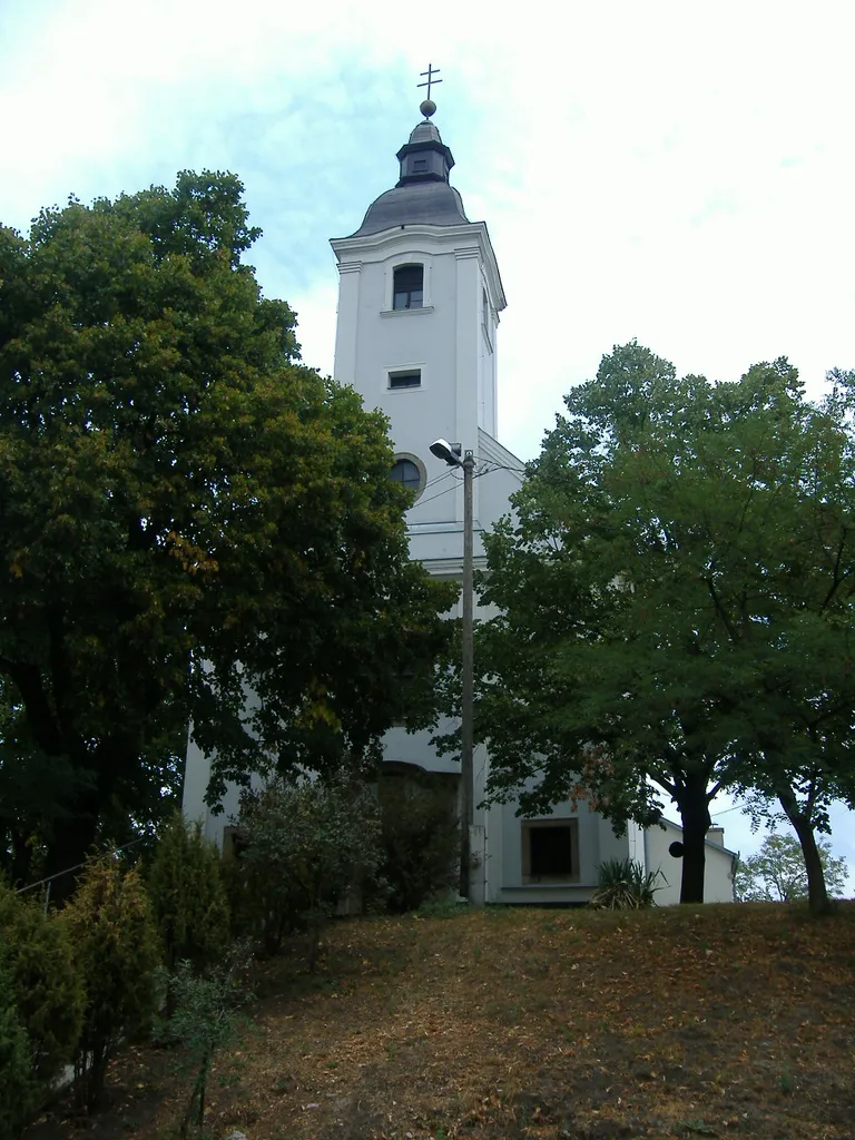 Tiszaalpár, Jótanács Anyja alpári várdomb templom