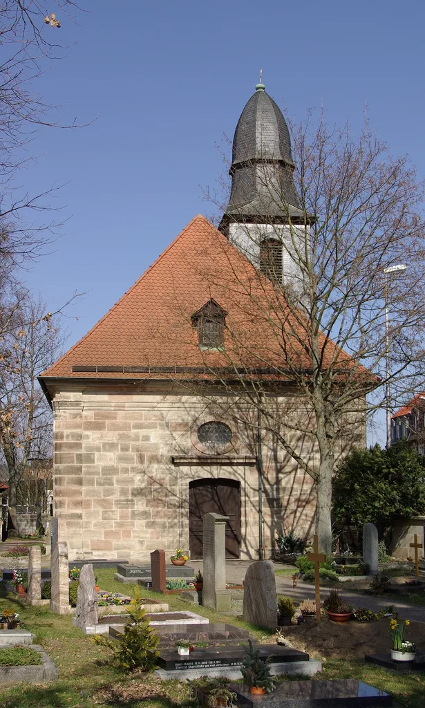 Die Neustädter Friedhofskirche auf dem Neustädter Friedhof in Erlangen