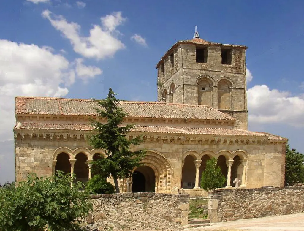 Segovia. (Castilla-León. España) Sotosalbos. Iglesia románica. Fotografía realizada el 22 julio de 2003 por el autor.User:Pelayo2.