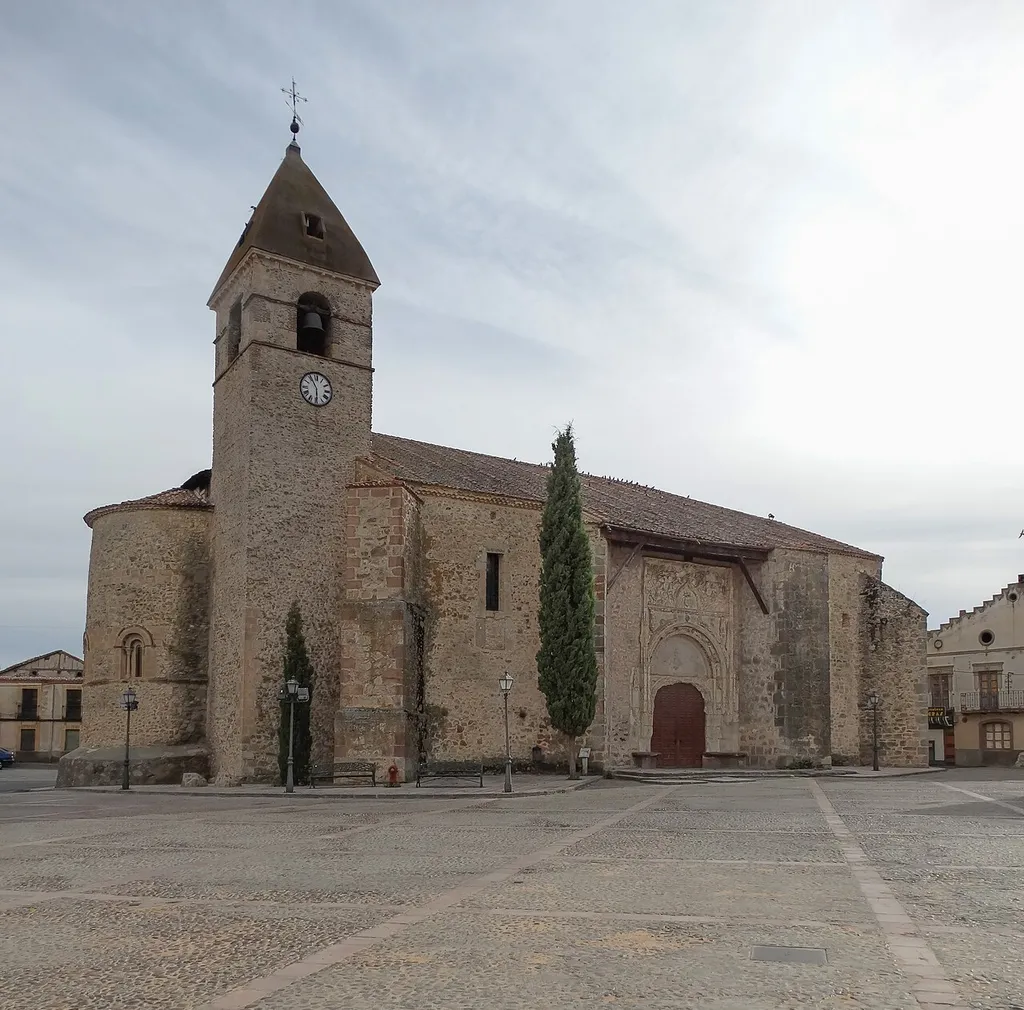Fuentepelayo en la provincia de Segovia (España). Iglesia de Santa María con la categoría de BIC.