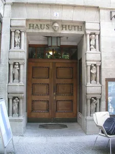 portal design with allegories at Weinhaus Huth
