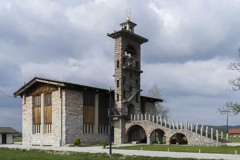 Michael-Kitche sowie Presbyterium in Barje, Cerkev Sv. Mihaela na barju