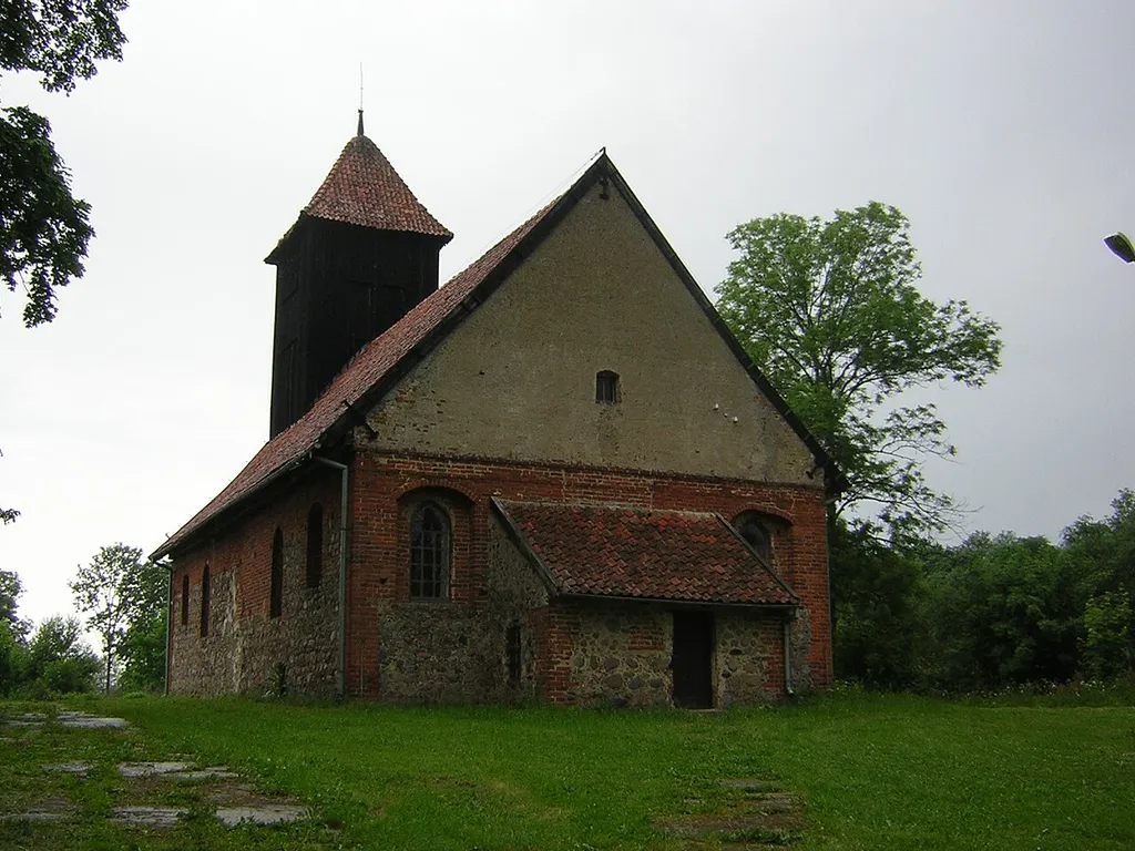 Leszcz - rzymskokatolicki kościół filialny p.w. Świętej Trójcy wraz z cmentarzem przykościelnym, kon. XIV, XVIII, 1974-1977