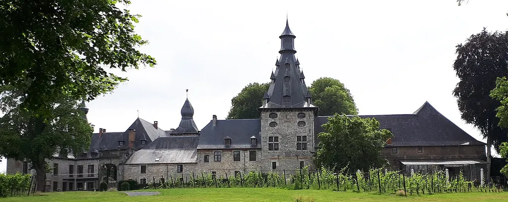 Château de Bioul vu de l'arrière
