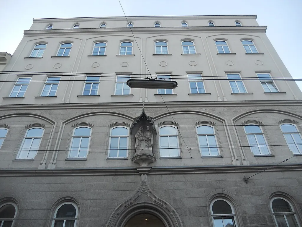 Pfortenhaus des Klosters Maria Regina, straßenseitige Fassaden