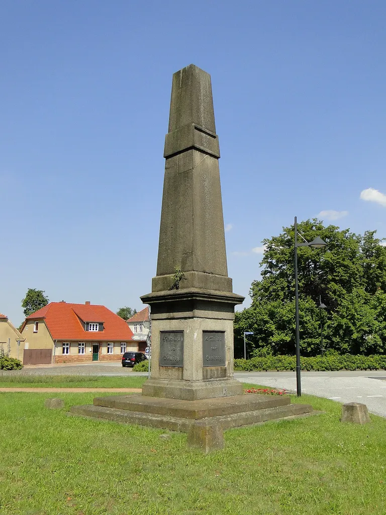 Distance column at street Grabower Allee (B 5) in Ludwigslust, district Ludwigslust-Parchim, Mecklenburg-Vorpommern, Germany
