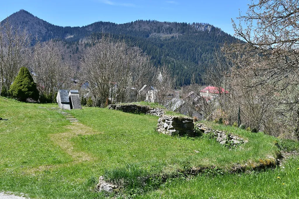 This media shows the protected monument with the number 508-3435/0 CHMSK/508-3435/0,CHMSK/508-3435(other) in the Slovak Republic.
