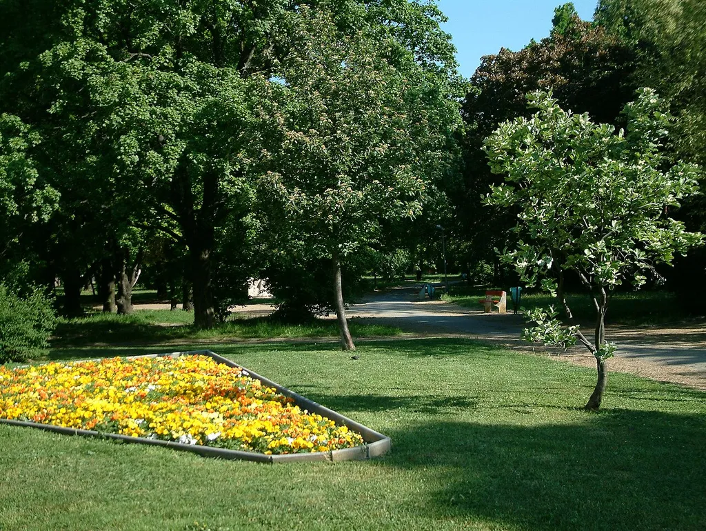 Vérmező park from the Mikó utca-Krisztina körút corner