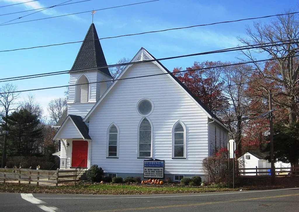 Photo of the Hedding United Methodist Church in Hedding, New Jersey, an unincorporated community within Mansfield Township. The church is located at the intersection of Old York Road (County Route 660) and Kinkora Road (CR 678).