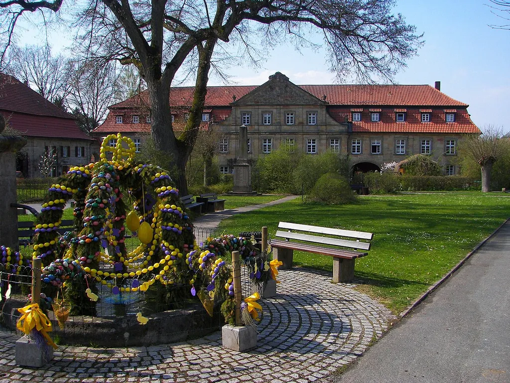 Ökonomiehof in Kloster Langheim with fountain decorated for Easter