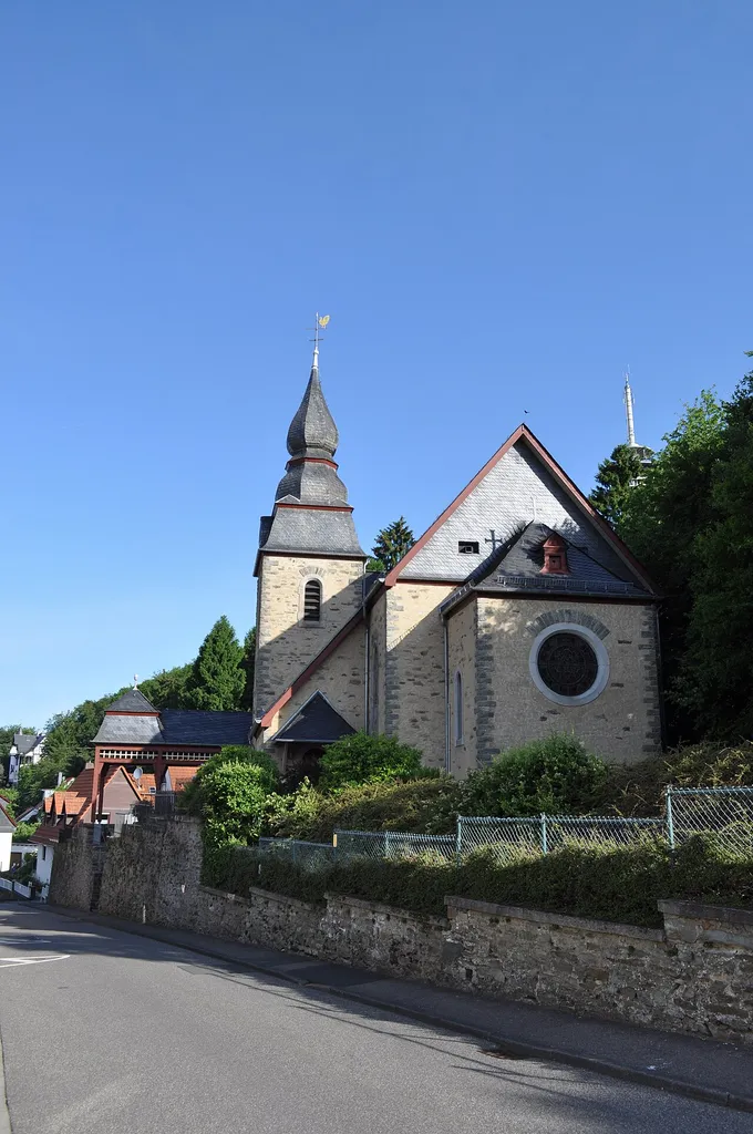 Katholische Pfarrkirche St. Joseph in Eppenhain