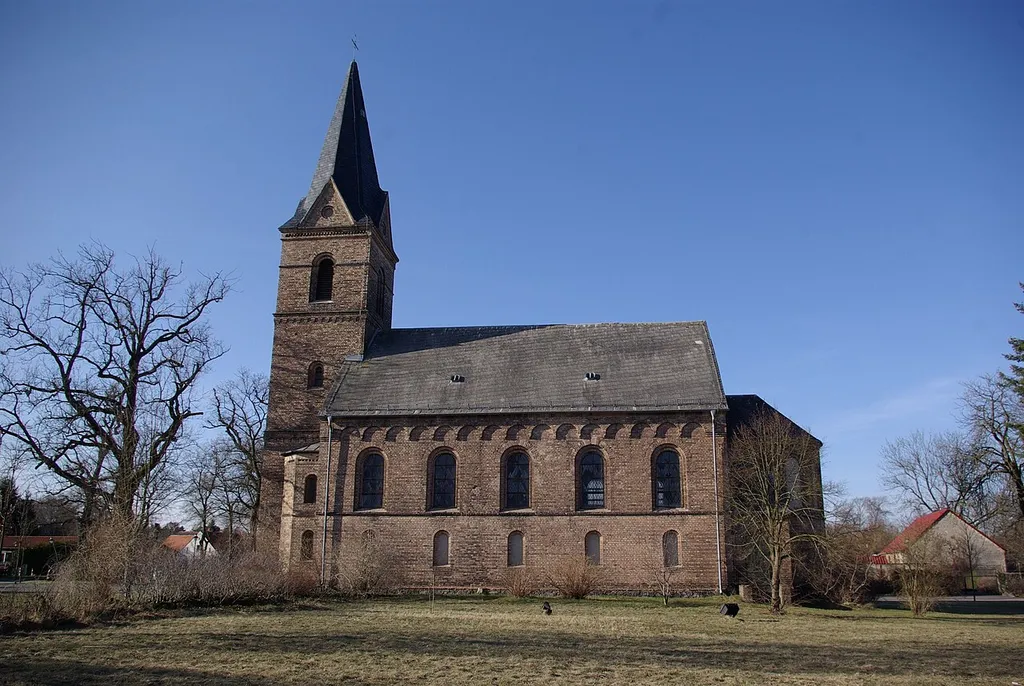 Prieros in der Gemeinde Heidesee in Brandenburg. Die Kirche im Mittelpunkt des Ortes steht unter Denkmalschutz.