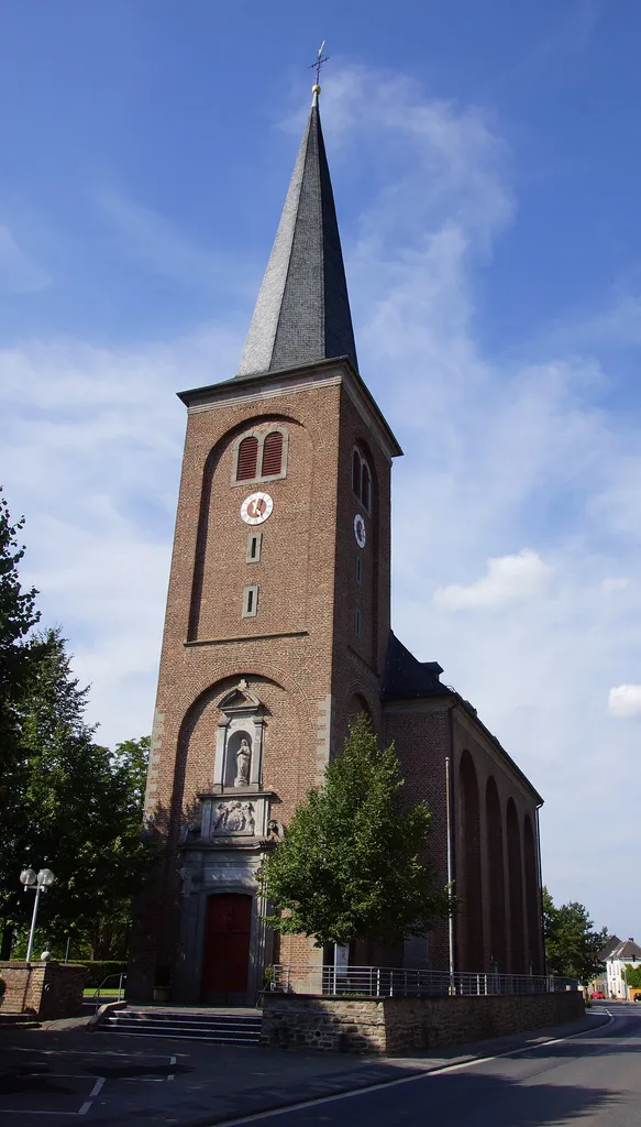 Heilig-Kreuz-Kirche Vernich, Trierer Straße