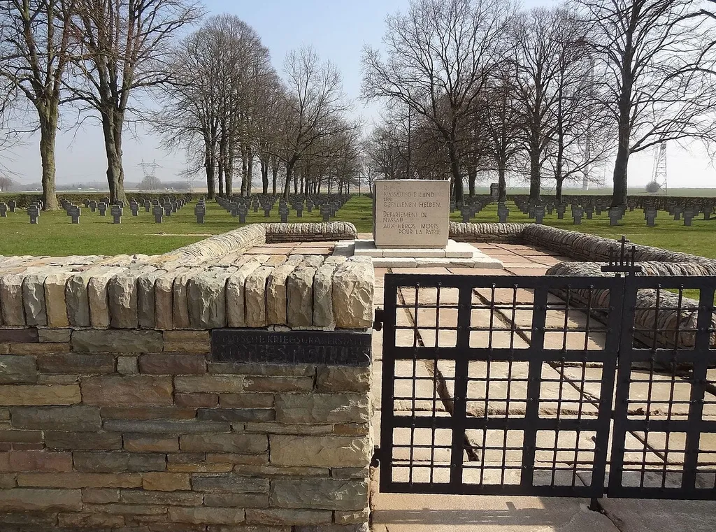 Cimetière militaire allemand de Roye (Somme)
