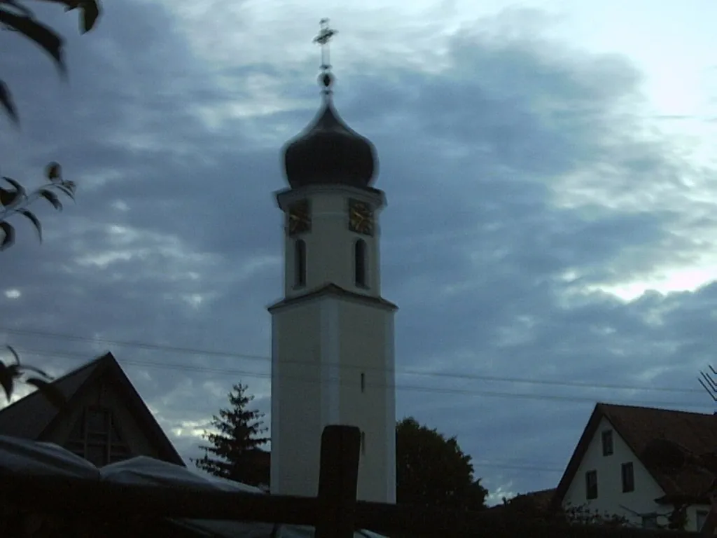 Turm der Pfarrkirche St. Nikolaus in Mittelbiberach