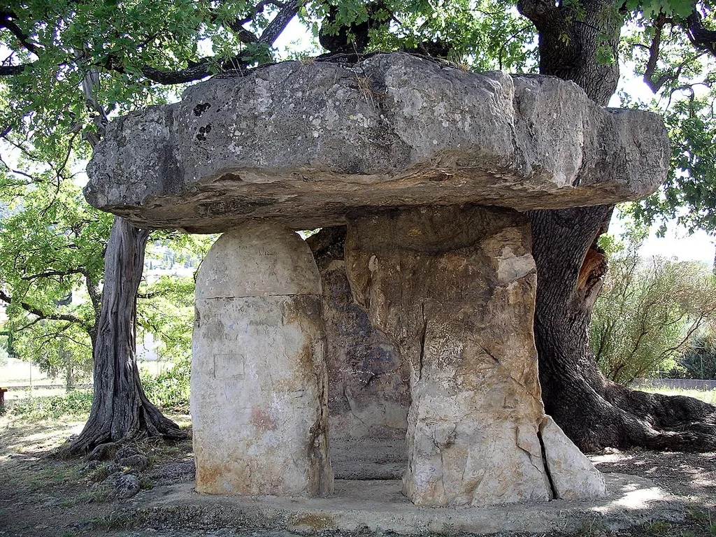 Draguignan Dolmen Pierre de la fée