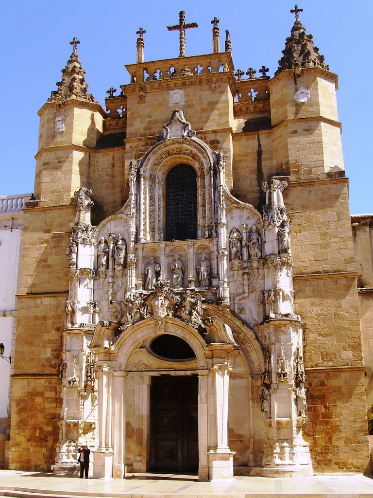Igreja de Santa Cruz, freguesia de Santa Cruz, concelho e Distrito de Coimbra, Portugal.