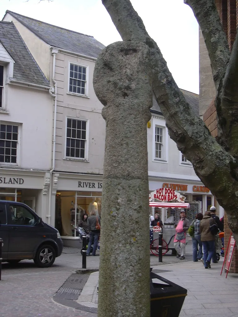 High Cross, Truro: Truro Cathedral, Open space by West Door, showing ancient cross. This image is the uploader's own work and may be considered PD.Vernon White (talk) 23:52, 23 March 2007 (UTC)