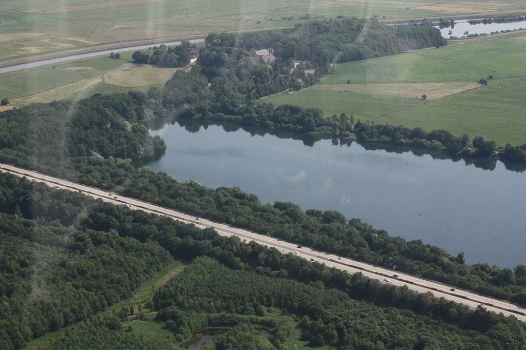 Luftaufnahmen Oldenburg (Oldenburg), mit Weiterflug nach Westen; 1500 Fuß Flughöhe; Juli 2010