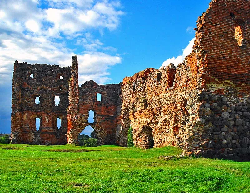 Ludza (Latvia), ruins of the castle from 14. century