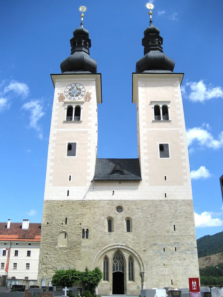 Dom zu Gurk, das bedeutendste romanische Bauwerk in Österreich, Fassade (Gurk Cathedral) This media shows the protected monument with ObjektID 110156 in Austria. (Commons, de, Wikidata)