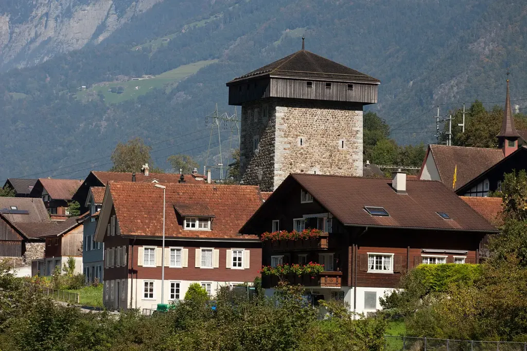 Silenen Dörfli mit Turm der Edlen