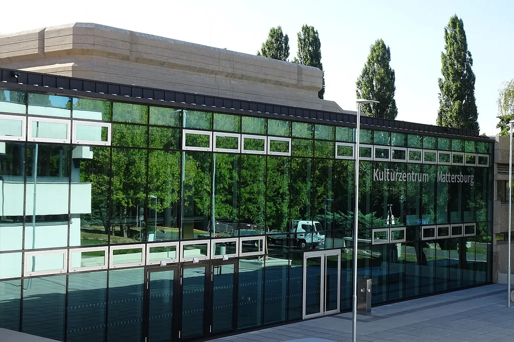 Kulturzentrum Mattersburg, 2021 neu errichtet Diese Datei wurde im Rahmen von WikiDaheim 2022 in Österreich erstellt und hochgeladen.Sie wurde dem allgemeinen Themenbereich zugeordnet.