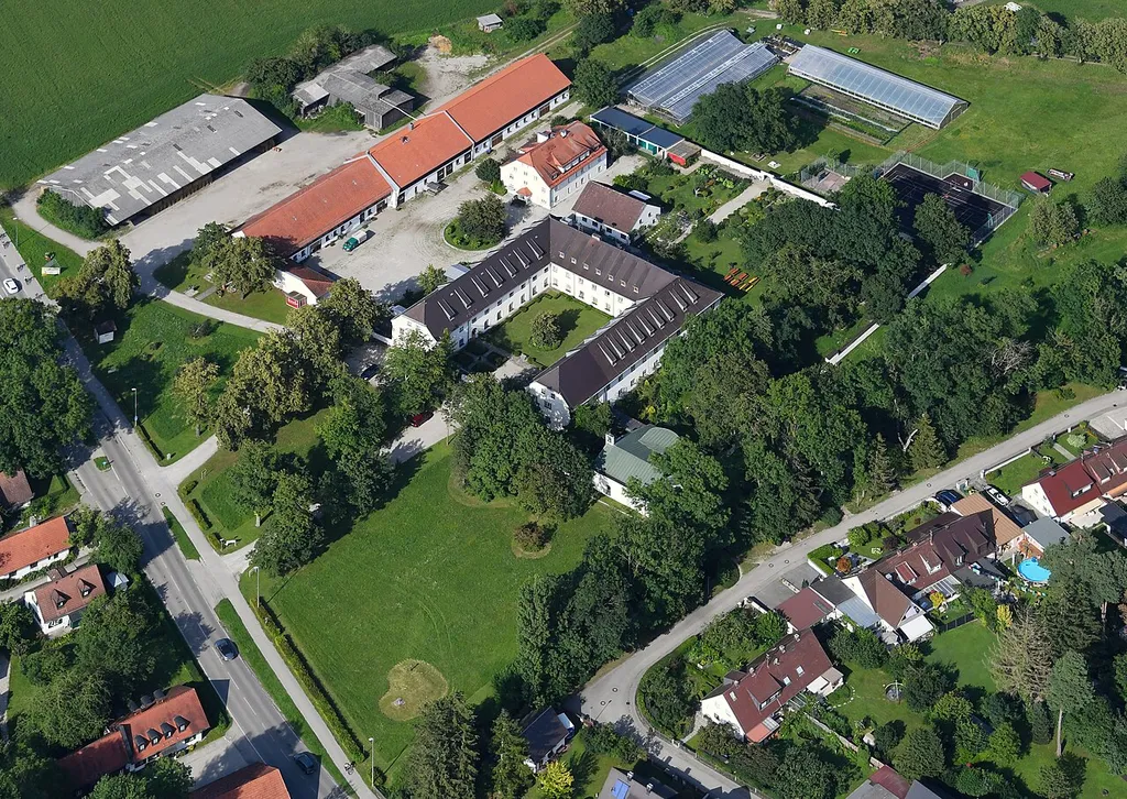 Aerial image of Kloster Mittenheim (view from the southwest)