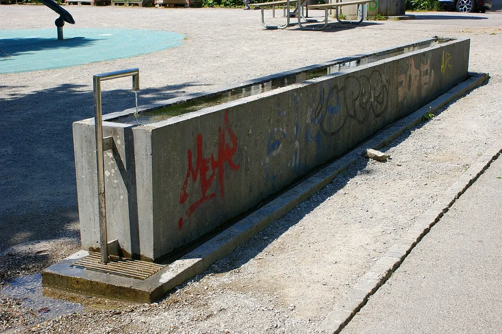 Brunnen Spielplatz Beundenfeldplatz