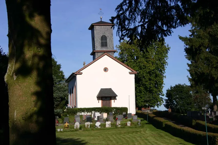 Beschreibung: Kirche auf dem Herrnhaag in Büdingen. Ursprung: Selbst fotografiert von Sven Teschke am 9. September 2004 Lizenzstatus: GNU FDL