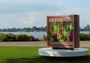 Holland Pop Monument