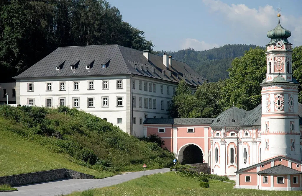 This media shows the remarkable cultural object in the Austrian state of Tyrol listed by the Tyrolean Art Cadastre with the ID 58611. (on tirisMaps, pdf, Fotoarchiv Tiroler Kunstkataster, more images on Commons, Wikidata)