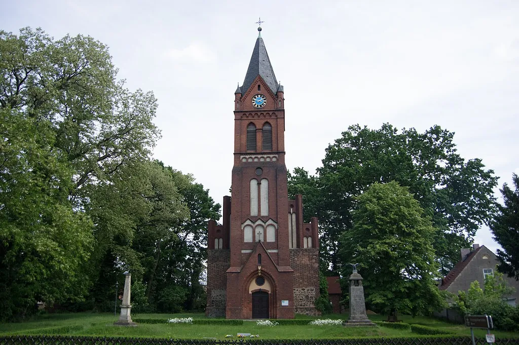 Forst (Lausitz), Ortsteil Sacro in Brandenburg. Die Kirche steht unter Denkmalschutz.