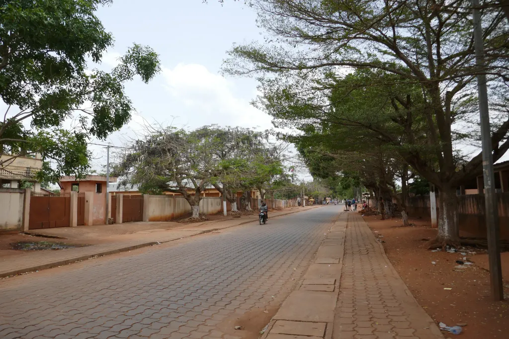 Une rue d'Abomey (Bénin).