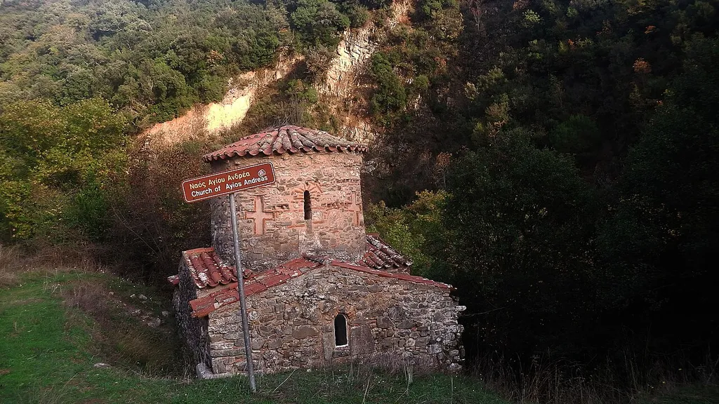 Λούσιος , Ελένη Πουλλά