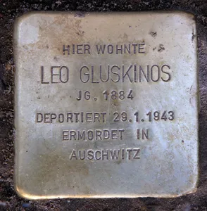 Stolperstein dedicated to Leo Gluskinos
