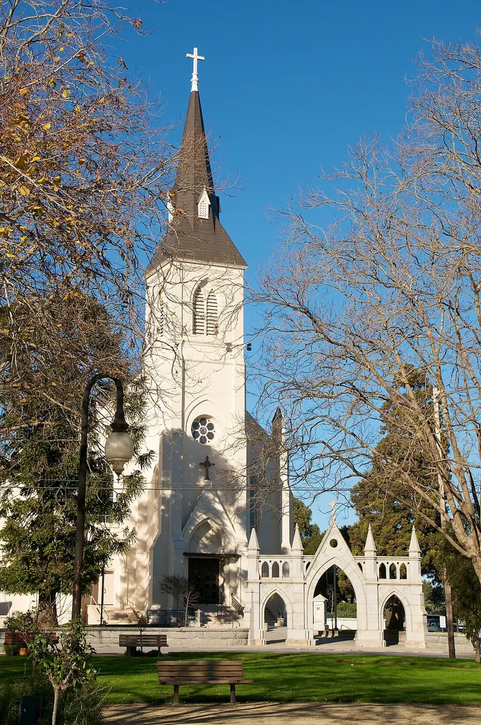 Holy Cross Catholic Church