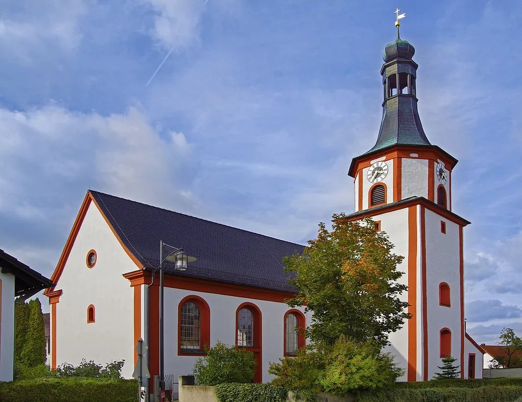 Die Pfarrkirche St. Walburga in Kemnathen bei Breitenbrunn:
