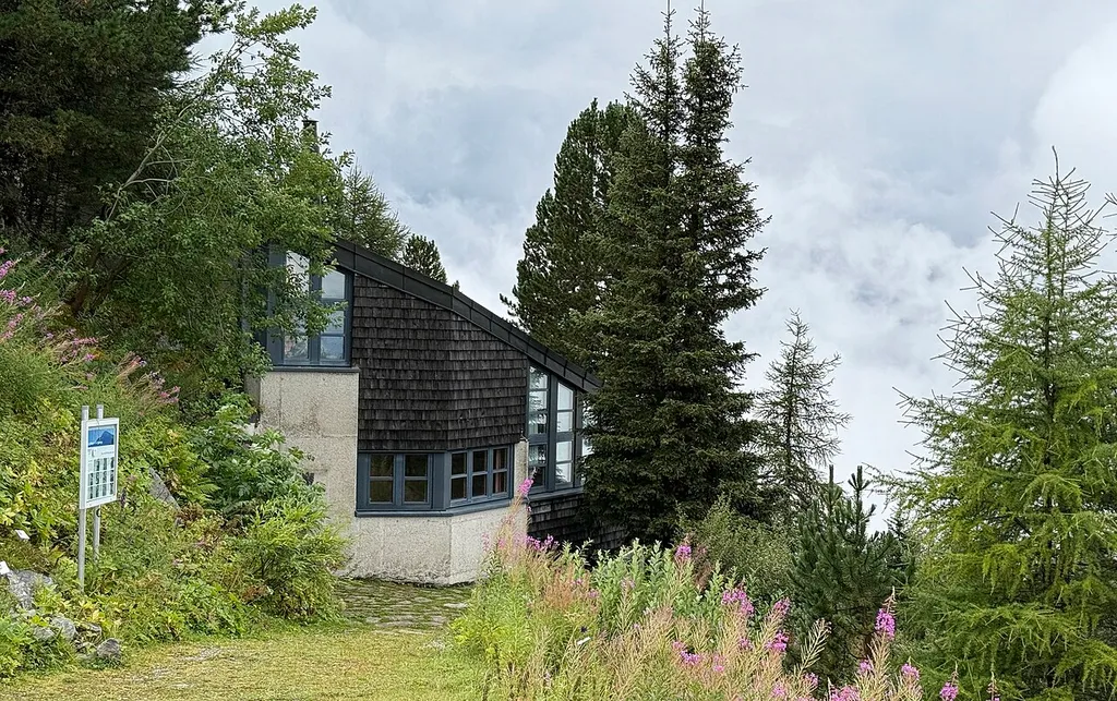 Führung durch den Alpengarten Patscherkofel durch den langjährigen Leiter des Gartens Peter Daniel Schlorhofer