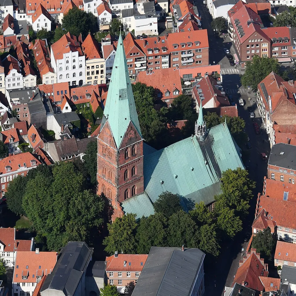This picture shows a cultural heritage monument according to the Cultural Heritage Protection Law of Schleswig-Holstein with the ID 1