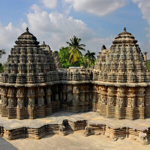 Sacred Ensembles of the Hoysalas